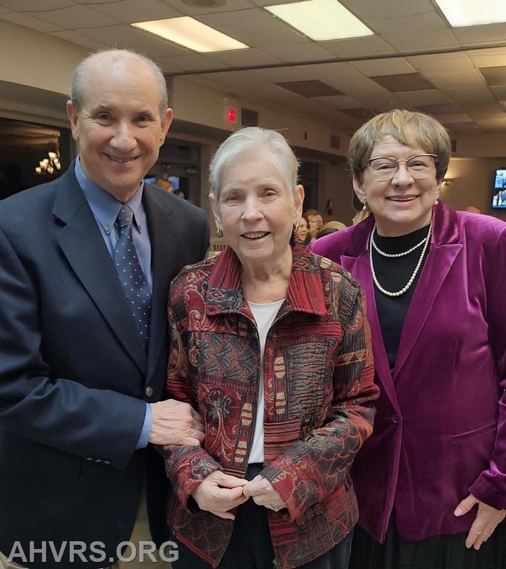 35th anniversary AHVRS
Dr. Robert Kravitz, his wife Kathy and Chris