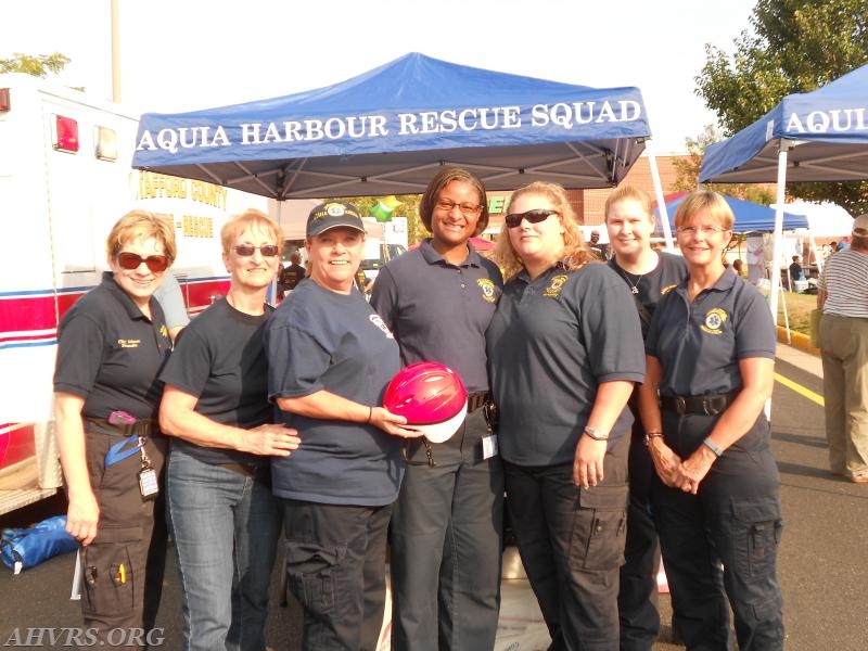 Bike helmet fitting crew - NNO 2014
Chris, Janet, Roxanne, Ericka, Angela, Amanda, Jayne